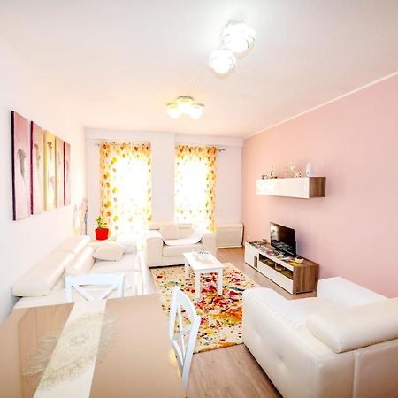 Happy Stories' Apartment In City Centre Шкодер Экстерьер фото